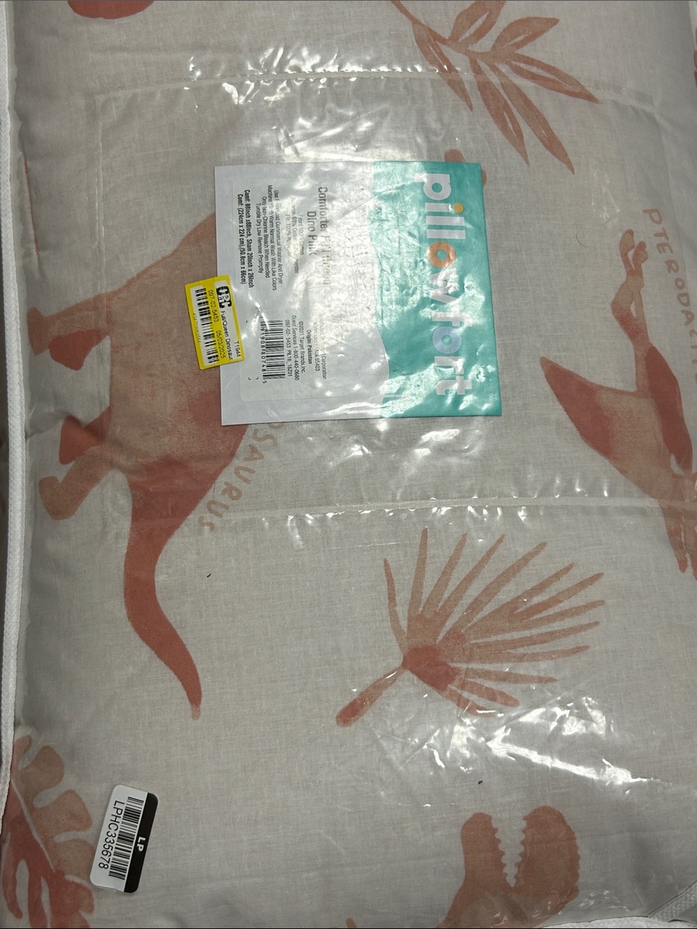 Pillowfort Cream Comforter and 2 pillowcase with Pink Dinosaur Motif .Full/Queen